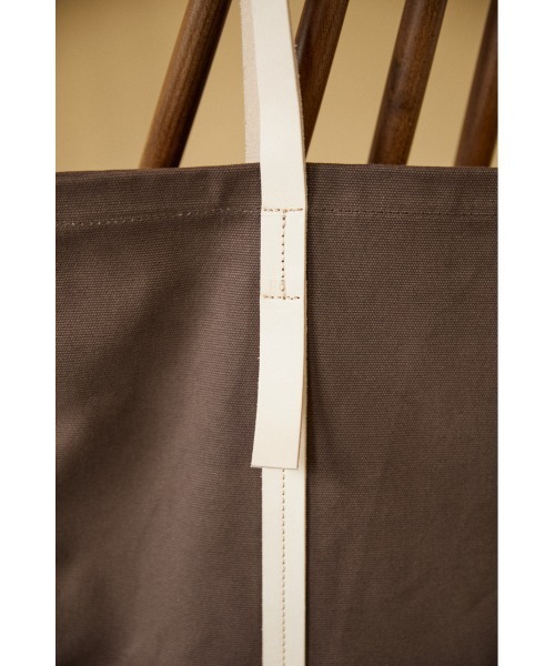 BLACK BY MOUSSY（ブラックバイマウジー）の「【WEB限定】long shoulder tote bag（ロングショルダートートバッグ）（トートバッグ・レディース・ベージュ/ブラウン・FREE）」の8枚目の写真