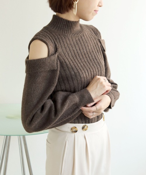 cheriella(シェリエラ)の「【cheriella】ハイネックオープンショルダーニット(ニット/セーター・レディース・ブラック/ブラウン/ピンク/アイボリー・M)」の13枚目の写真