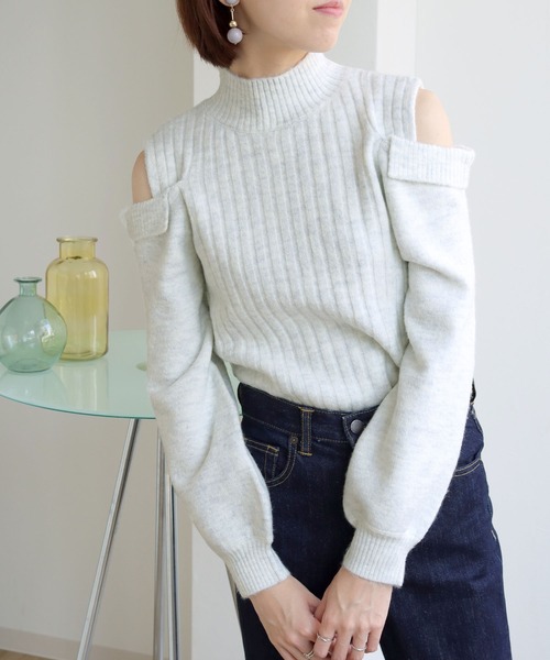cheriella(シェリエラ)の「【cheriella】ハイネックオープンショルダーニット(ニット/セーター・レディース・ブラック/ブラウン/ピンク/アイボリー・M)」の5枚目の写真