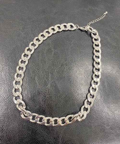 kutir(クティール)の「ボリュームチェーンネックレス(ネックレス・レディース・シルバー・FREE)」の2枚目の写真