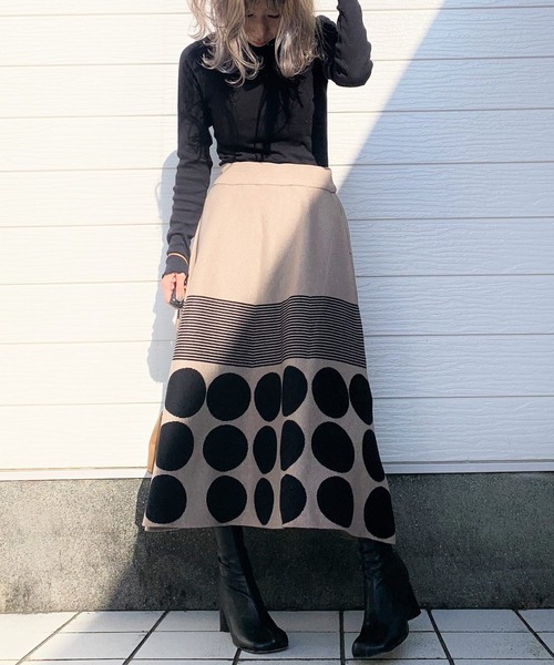 Q（キュー）の「ドットフレアスカート（スカート・レディース・ベージュ/ブラック・MEDIUM）」の7枚目の写真