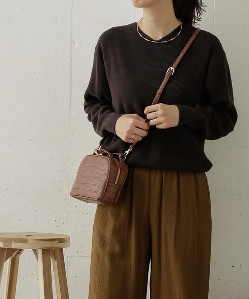 URBAN RESEARCH DOORS(アーバンリサーチドアーズ)の「クロコ2WAYプチバッグ(ショルダーバッグ・レディース・ブラック/ブラウン・ONE)」の2枚目の写真