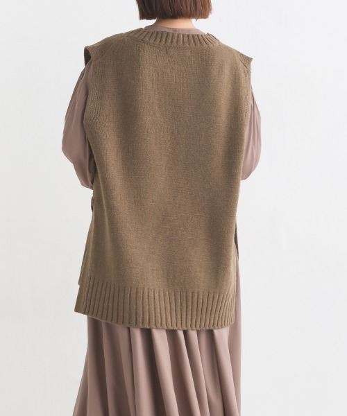 OMNES（オムネス）の「アクリルウール Vネックニットベスト（ベスト・レディース・ブラック/アイボリー/モカ・FREE）」の16枚目の写真