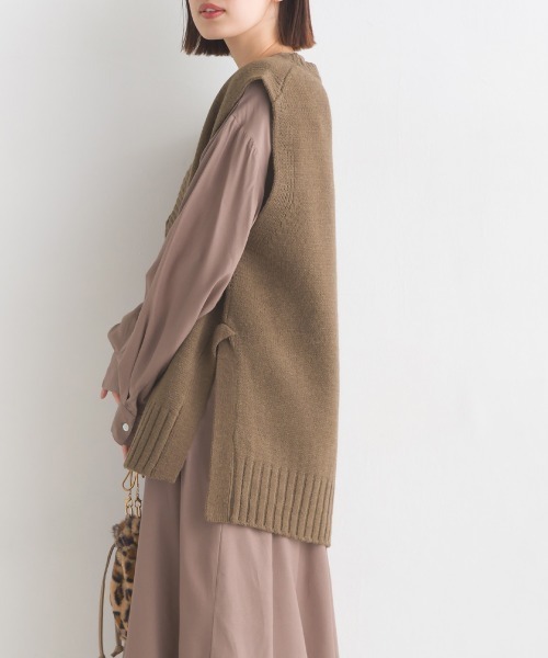 OMNES（オムネス）の「アクリルウール Vネックニットベスト（ベスト・レディース・ブラック/アイボリー/モカ・FREE）」の17枚目の写真