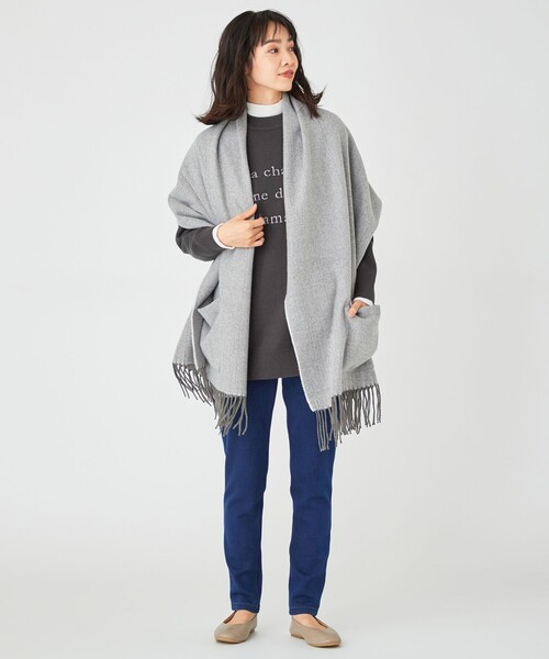 ANY（エニィ）の「【洗える】ヘリンボンポケット付大判 ショール（ストール/ショール・レディース・ライトグレー系/ブラック系・F）」の3枚目の写真