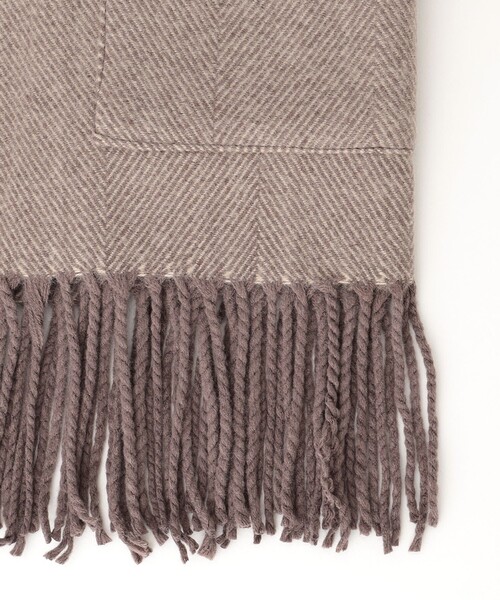 ANY（エニィ）の「【洗える】ヘリンボンポケット付大判 ショール（ストール/ショール・レディース・ライトグレー系/ブラック系・F）」の8枚目の写真