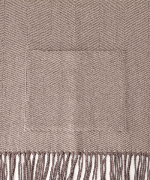 ANY（エニィ）の「【洗える】ヘリンボンポケット付大判 ショール（ストール/ショール・レディース・ライトグレー系/ブラック系・F）」の7枚目の写真