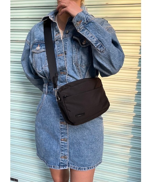 AMAIL(アマイル)の「AM genderless nylon bag(ショルダーバッグ・レディース・ブラック・FREE)」の1枚目の写真