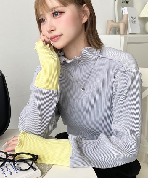 moment+（モーメントプラス）の「【累計販売枚数4万枚突破！】マットサテンプリーツ 袖配色ハイネックメロープルオーバー（Tシャツ/カットソー・レディース・ブラック/ピンク/ターコイズブルー/アイボリー/グレイッシュベージュ/ブラウン/グレー系その他/ベージュ系その他/ブラック系その他/ホワイト系その他/グレー/チャコールグレー・M/L）」の18枚目の写真