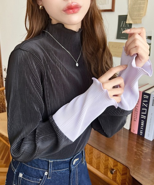 美品♡プリーツプリーズ＊ハイネックカットソー　プルオーバー オフホワイト　3 PLEATS PLEASE ISSEY MIYAKE（カットソー(長袖/七分)）のフリマ