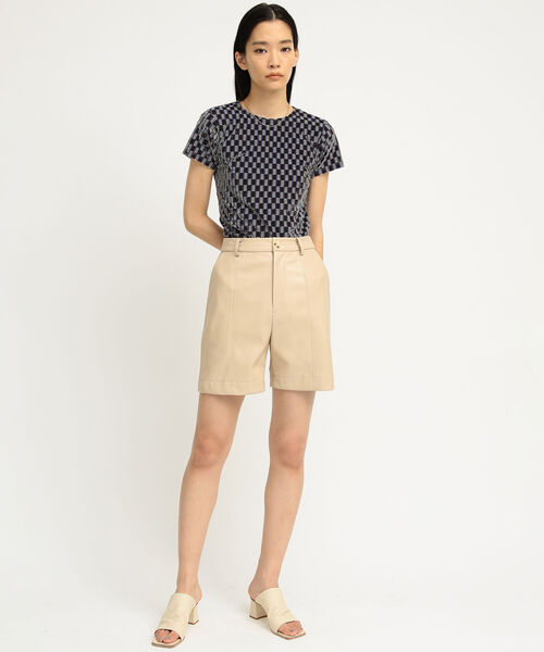 Ray BEAMS（レイビームス）の「Ray BEAMS / フェイクレザー ショート パンツ▲（その他パンツ・レディース・ブラック/ベージュ・1/0）」の12枚目の写真