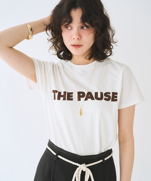 THE PAUSE(ザ ポーズ)の「【THE PAUSE】THE PAUSE Tシャツ(Tシャツ/カットソー・レディース・オフホワイト/チャコールグレー/ネイビー/アイボリー/ブラック/グレー/モカ/ライトベージュ/ブラック系1/キャメル/レッド/ホワイト系1/ホワイト系2/グレイッシュベージュ/レモンイエロー・FREE)」の3枚目の写真