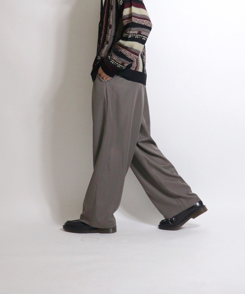 Confirm（コンファーム）の「タックルーズワイドパンツ【Confirm】（スラックス・メンズ・ブラック/ダークブルー/アッシュブラウン/オフホワイト/アイボリー/ブラウン/グリーン/ブラック系その他・L/M）」の6枚目の写真