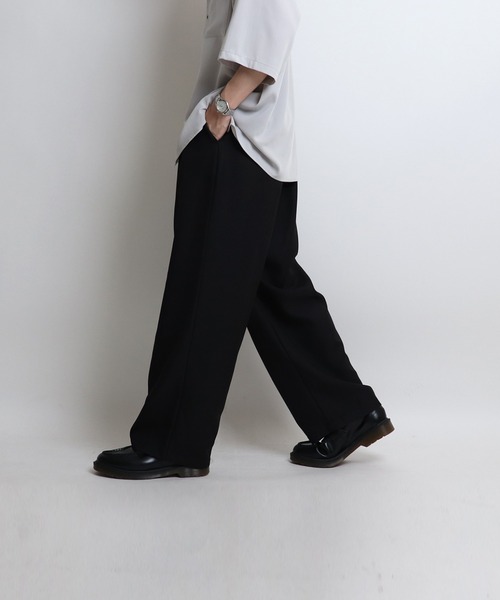 Confirm（コンファーム）の「タックルーズワイドパンツ【Confirm】（スラックス・メンズ・ブラック/ダークブルー/アッシュブラウン/オフホワイト/アイボリー/ブラウン/グリーン/ブラック系その他・L/M）」の5枚目の写真
