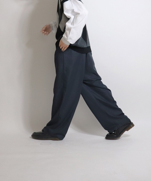 Confirm（コンファーム）の「タックルーズワイドパンツ【Confirm】（スラックス・メンズ・ブラック/ダークブルー/アッシュブラウン/オフホワイト/アイボリー/ブラウン/グリーン/ブラック系その他・L/M）」の17枚目の写真