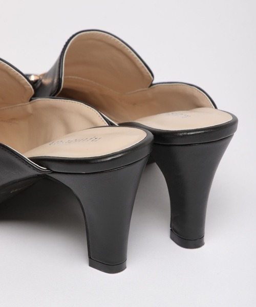 Andemiu（アンデミュウ）の「ビットローファーミュール267935（サンダル・レディース・ブラック/アイボリー・SMALL/MEDIUM/LARGE）」の6枚目の写真