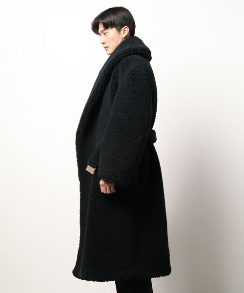 Firsthand（ファーストハンド）の「Casablanca / カサブランカ　Recycled Polyester Shearling Robe / ボアコート（その他アウター・メンズ・ブラック・MEDIUM/LARGE）」の2枚目の写真