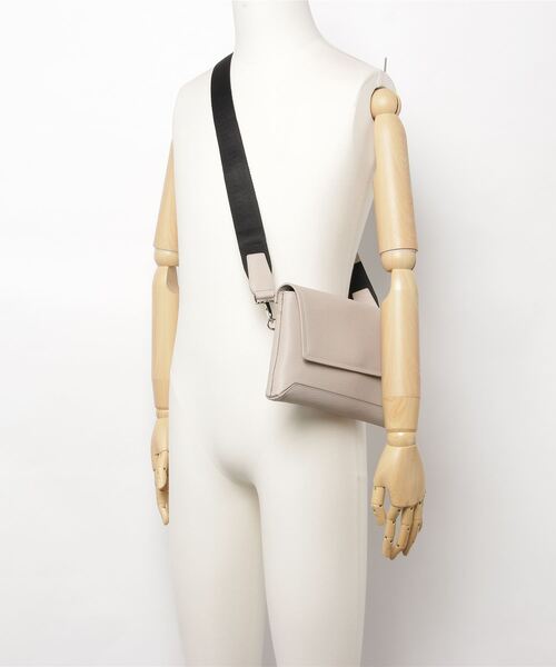 Paul Smith（ポールスミス）の「クラシックエンボス ショルダーバッグ