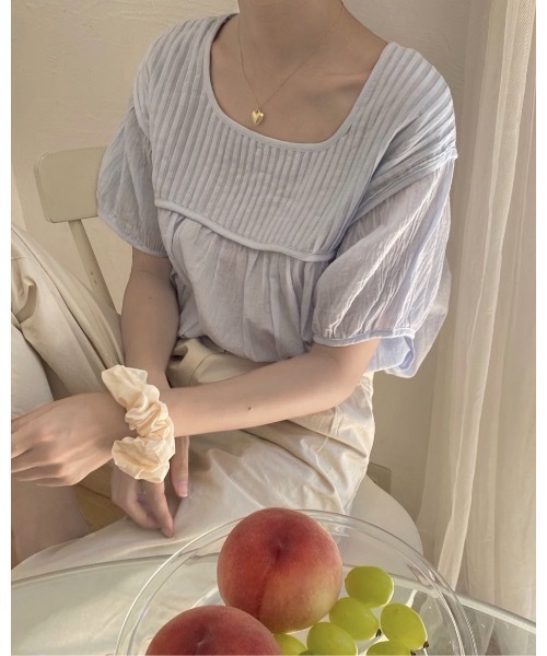 mood for a day（ムードフォーアデイ）の「half tuck blouse/ハーフタックブラウス（シャツ/ブラウス・レディース・ブルー/アイボリー・FREE）」の6枚目の写真