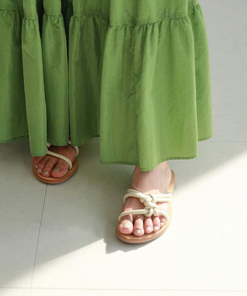 SOL SANA(ソルサナ)の「【SOL SANA/ソル サナ】Ginger Slide:サンダル(サンダル・レディース・アイボリー/キャメル・38/36/37)」の1枚目の写真