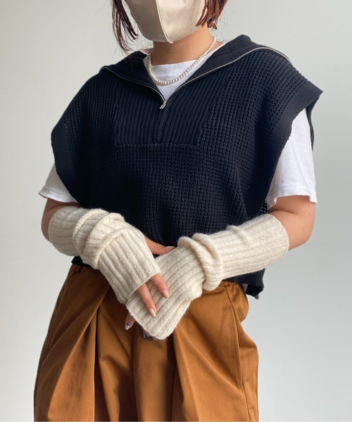 CPCM(シーピーシーエム)の「ワッフルニットハーフジップショートプルオーバー(ニット/セーター・レディース・ブラック/オレンジ/オフホワイト/グリーン・FREE)」の5枚目の写真