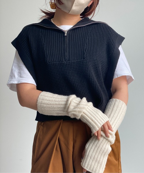 CPCM(シーピーシーエム)の「ワッフルニットハーフジップショートプルオーバー(ニット/セーター・レディース・ブラック/オレンジ/オフホワイト/グリーン・FREE)」の6枚目の写真