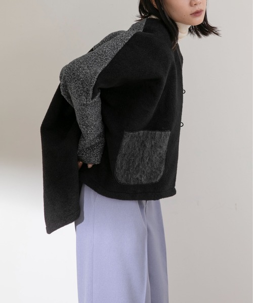 Eimee Law(エイミーロウ)の「オーバーサイズ ニットボアカーディガンジャケット(ノーカラージャケット・レディース・ブラック/アイボリー・38)」の6枚目の写真