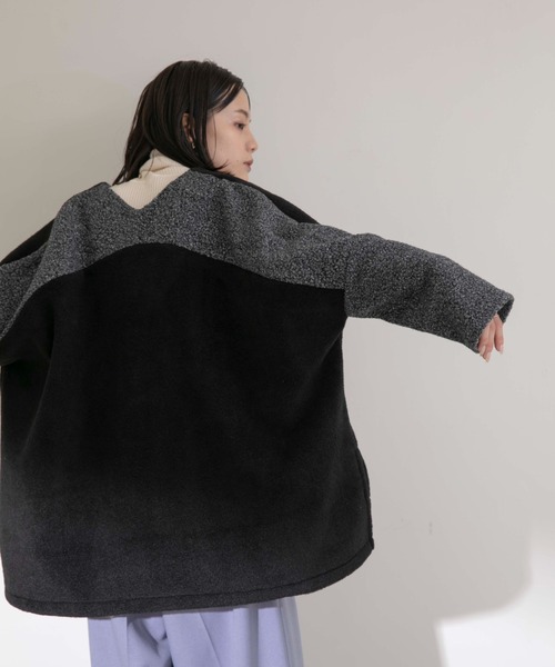Eimee Law(エイミーロウ)の「オーバーサイズ ニットボアカーディガンジャケット(ノーカラージャケット・レディース・ブラック/アイボリー・38)」の11枚目の写真