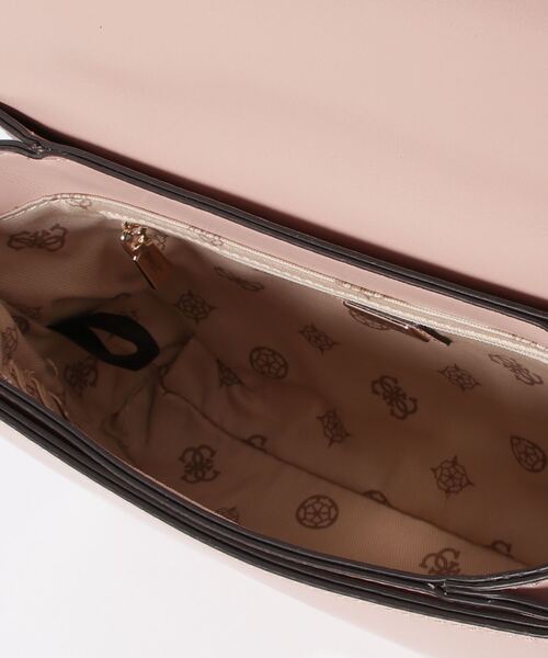 Guess(ゲス)の「ABEY Convertible Xbody Flap(ショルダーバッグ・レディース・ライトピンク/ホワイト/ブラック・ONE SIZE)」の20枚目の写真