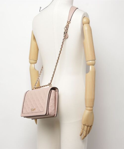 Guess(ゲス)の「ABEY Convertible Xbody Flap(ショルダーバッグ・レディース・ライトピンク/ホワイト/ブラック・ONE SIZE)」の19枚目の写真