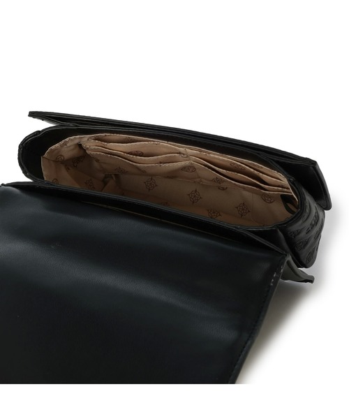 Guess(ゲス)の「ABEY Convertible Xbody Flap(ショルダーバッグ・レディース・ライトピンク/ホワイト/ブラック・ONE SIZE)」の11枚目の写真