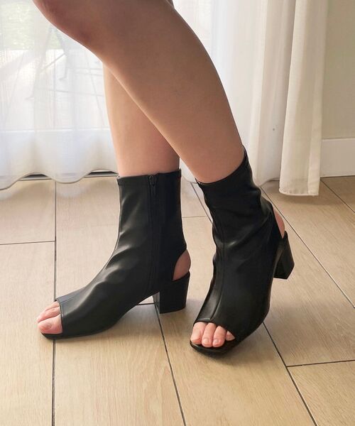 MAJESTIC LEGON（マジェスティックレゴン）の「オープンブーツサンダル（サンダル・レディース・ブラック/アイボリー・MEDIUM/LARGE）」の2枚目の写真