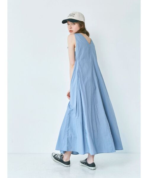 Ungrid(アングリッド)の「2Wayタックデザインフレアワンピース(ワンピース・レディース・オフホワイト/ブルー/ブラック・FREE)」の20枚目の写真