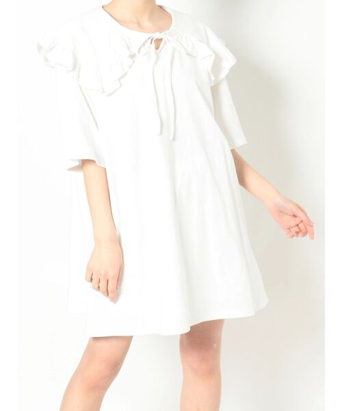 merry jenny（メリージェニー）の「フリルカラーカットトップス（Tシャツ/カットソー・レディース・オフホワイト/ピンク/ブルー・FREE）」の2枚目の写真