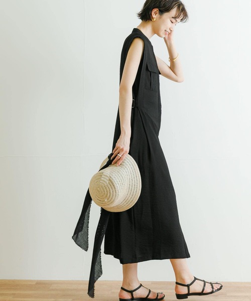 URBAN RESEARCH（アーバンリサーチ）の「サイドベルトジレワンピース（ワンピース・レディース・ブラック/カーキ・FREE）」の3枚目の写真