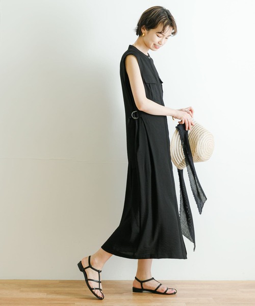 URBAN RESEARCH（アーバンリサーチ）の「サイドベルトジレワンピース（ワンピース・レディース・ブラック/カーキ・FREE）」の13枚目の写真