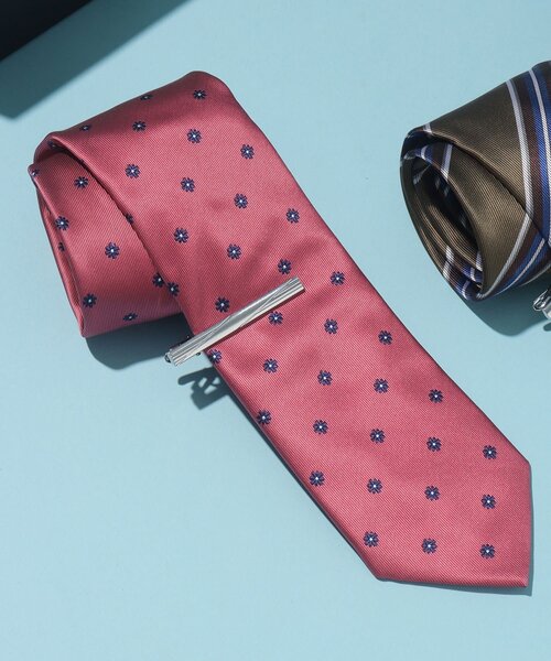 THE SHOP TK (ザ ショップ ティーケー )の「ネクタイ&タイピン ギフトBOXセット(ネクタイ・メンズ・ブルー系その他/ダークグリーン系1/ブルー系1/グレー系1/ブラウン系4/ダークグリーン系5/ブルー系5/ピンク系9/ワイン系1/グレー系4/ネイビー系3/ネイビー系5/ブルー系6/ネイビー系7・99)」の18枚目の写真