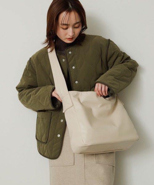 SENSE OF PLACE by URBAN RESEARCH(センスオブプレイスバイアーバンリサーチ)の「ソフトビッグショルダーバッグ(ショルダーバッグ・レディース・アイボリー/モカ/ブラック・ONE)」の7枚目の写真