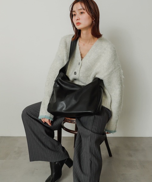 SENSE OF PLACE by URBAN RESEARCH(センスオブプレイスバイアーバンリサーチ)の「ソフトビッグショルダーバッグ(ショルダーバッグ・レディース・アイボリー/モカ/ブラック・ONE)」の18枚目の写真