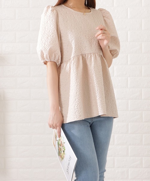 Lace Ladies(レースレディース)の「ふくれジャカードペプラムプルオーバー(シャツ/ブラウス・レディース・ベージュ/ブラック/ホワイト/ブルーグレー・FREE/S)」の4枚目の写真