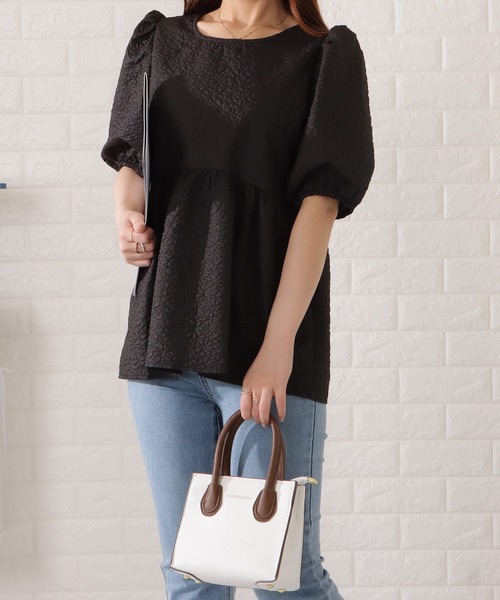 Lace Ladies(レースレディース)の「ふくれジャカードペプラムプルオーバー(シャツ/ブラウス・レディース・ベージュ/ブラック/ホワイト/ブルーグレー・FREE/S)」の2枚目の写真