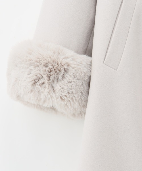 Honeys(ハニーズ)の「ファー付ノーカラーコート(ノーカラーコート・レディース・アイボリー/ネイビー/ライトグレー/モカ・S/M/L/LL/3L)」の16枚目の写真