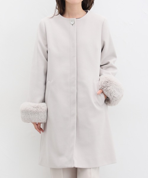 Honeys(ハニーズ)の「ファー付ノーカラーコート(ノーカラーコート・レディース・アイボリー/ネイビー/ライトグレー/モカ・S/M/L/LL/3L)」の19枚目の写真