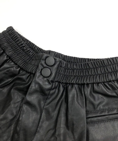 SHEENA(シーナ)の「ウエストゴムエコレザーショートパンツ(その他パンツ・レディース・ブラウン/ブラック・M)」の19枚目の写真