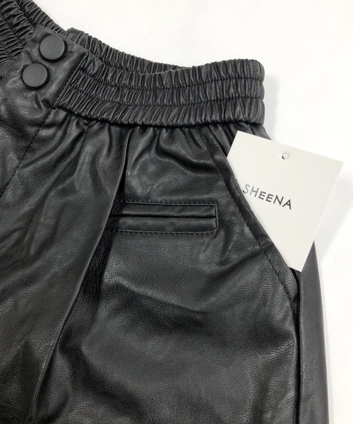 SHEENA(シーナ)の「ウエストゴムエコレザーショートパンツ(その他パンツ・レディース・ブラウン/ブラック・M)」の7枚目の写真