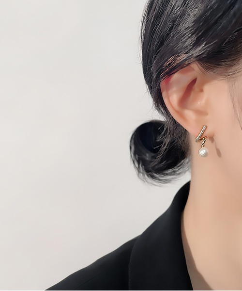 LA VORAGINE(ラ ヴォラジネ)の「パールモチーフ ノンホールイヤリング(イヤリング・レディース・ゴールド・FREE)」の3枚目の写真