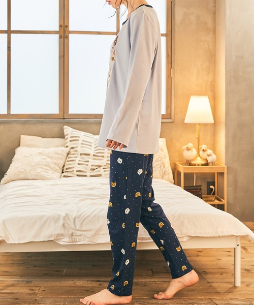 PAUL&JOE（ポールアンドジョー）の「【PAUL&JOE】ヌネット＆ジプシー（all over cat）プリント　ロングTシャツ（ルームウェア/パジャマ・レディース・ホワイト/サックスブルー/アイボリー・M/L）」の6枚目の写真