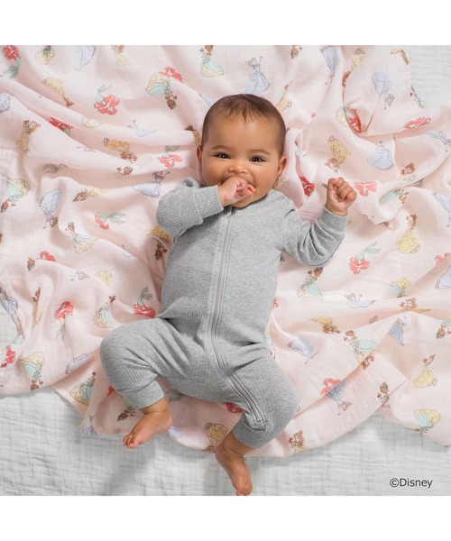 aden + anais essentials（エイデンアンドアネイエッセンシャルズ）の「スワドル 2枚入り ｜ ディズニーベビーコレクション（おくるみ・キッズ・ライトピンク/ピンク/ホワイト×グレー・FREE）」の15枚目の写真