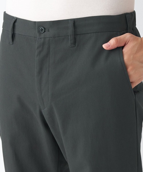 無印良品(ムジルシリョウヒン)の「裏起毛ストレッチツイルテーパードパンツ(チノパンツ・メンズ・ダークグレー/ブラック/ブラウン系/ベージュ系1・L/XS/S/XL/M/XXL)」の19枚目の写真