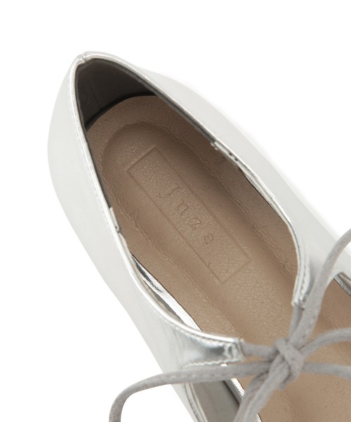 Juze(ジュゼ)の「リボンフラットパンプス(パンプス・レディース・シルバー/ブラック・23.0cm/23.5cm/24.0cm)」の12枚目の写真